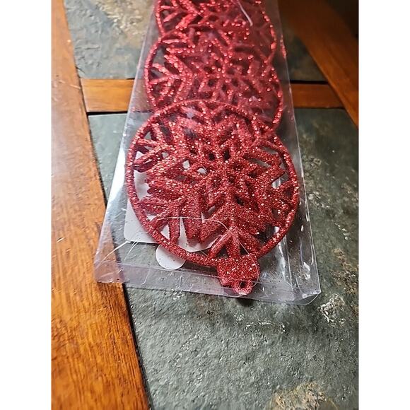 Glitter Round Snowflake Christmas Ornaments LOTS OF GLITTER Set of 4 Red - Picture 4 of 4